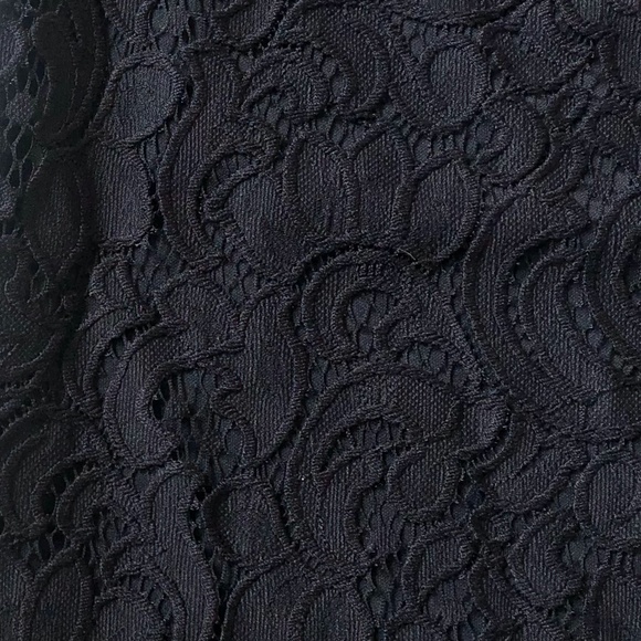 Regal Scroll Black Lace Shift Dress, Short Sleeves - Picture 10 of 11